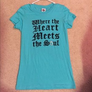 Blue t-shirt: Conditon: Good