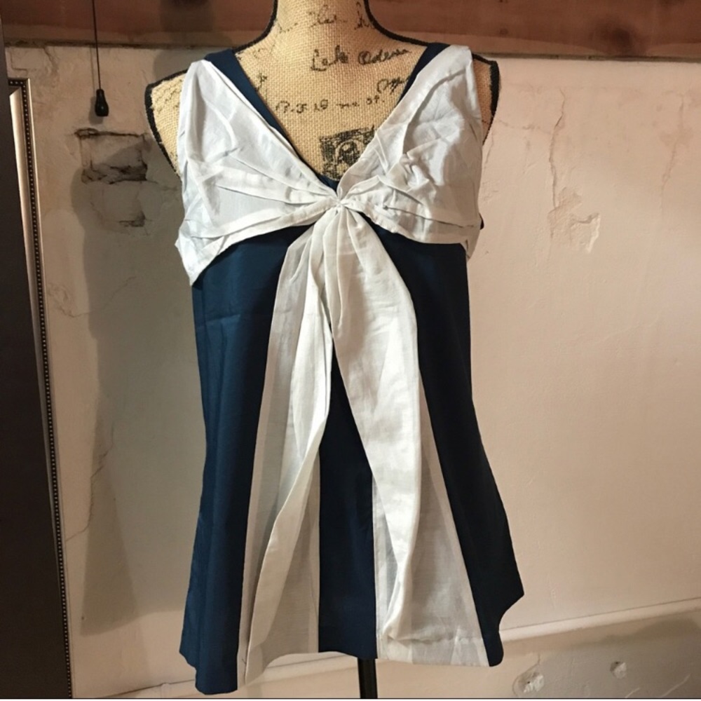 NWT gap sleeveless bow top