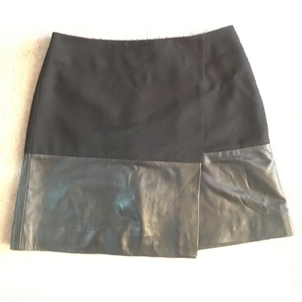 Halogen Leather trim wool skirt