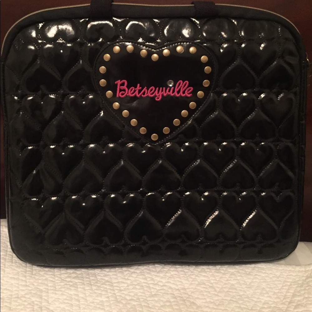 Betsy Johnson Laptop Case