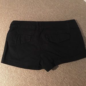 American Eagle Size 2 Black Short Shorts