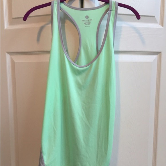 Workout tank - Picture 1 of 2