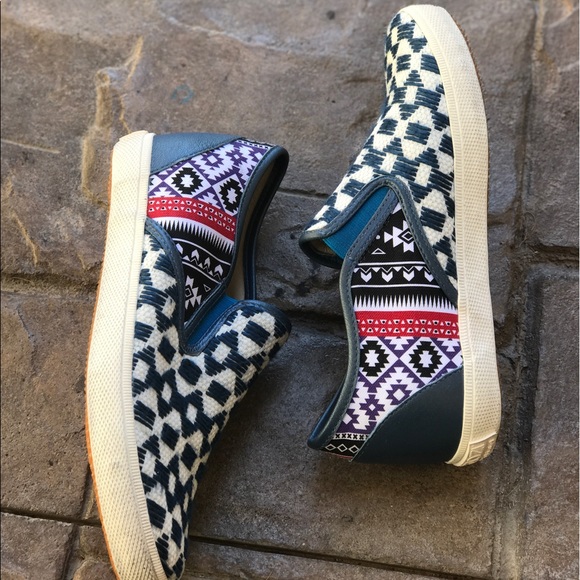 Low Top Distressed Leather Trim Slip On Sneakers - Picture 3 of 6