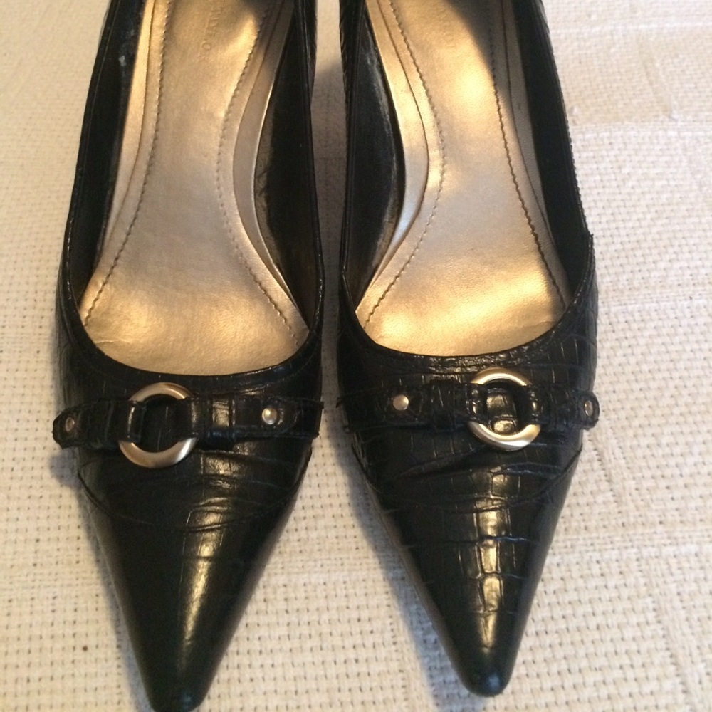 Ann Taylor black leather pumps size 10