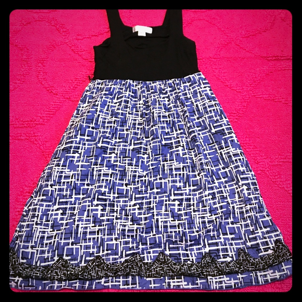 A very cute and comfy Mac & Jac dress.