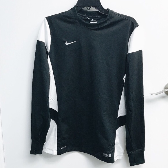 Nike Tops - NWT NIKE LONG SLEEVES SHIRT - BLACK. Large
