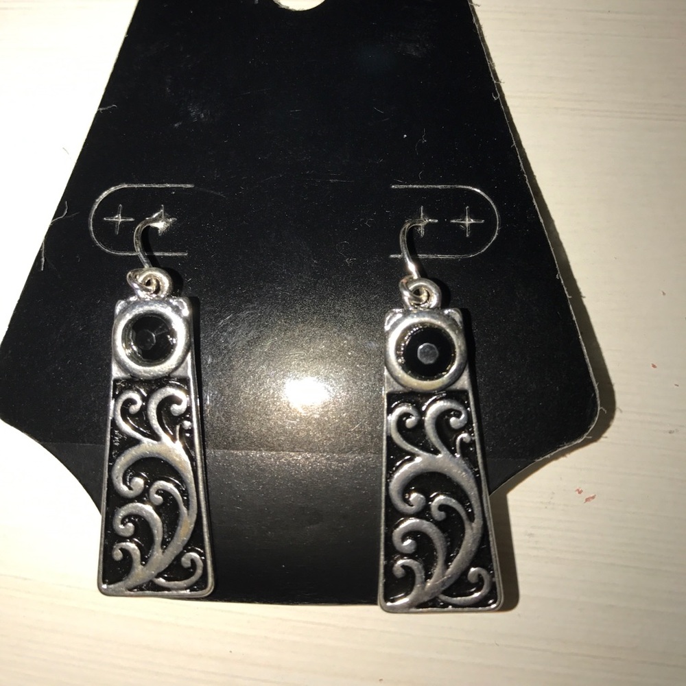 Earings - Picture 3 of 3