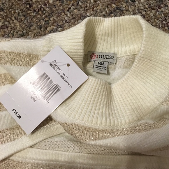 Sweater with open chest and buttons - Picture 4 of 4