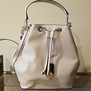 NWT Guess Large bucket handbag