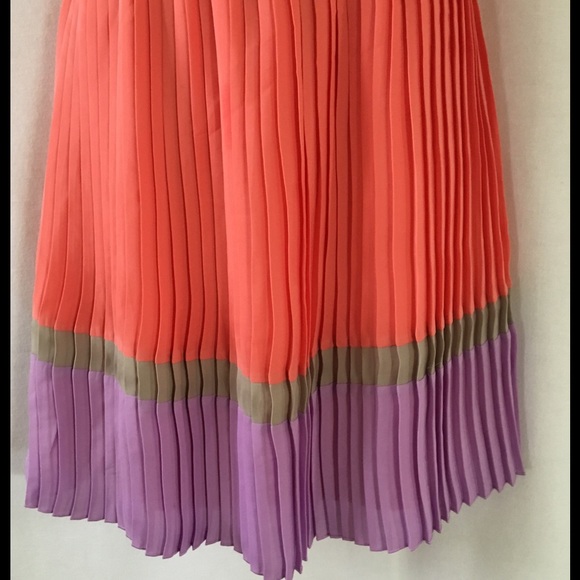 AeO ruFflEd suMmeE dResS - Picture 4 of 9