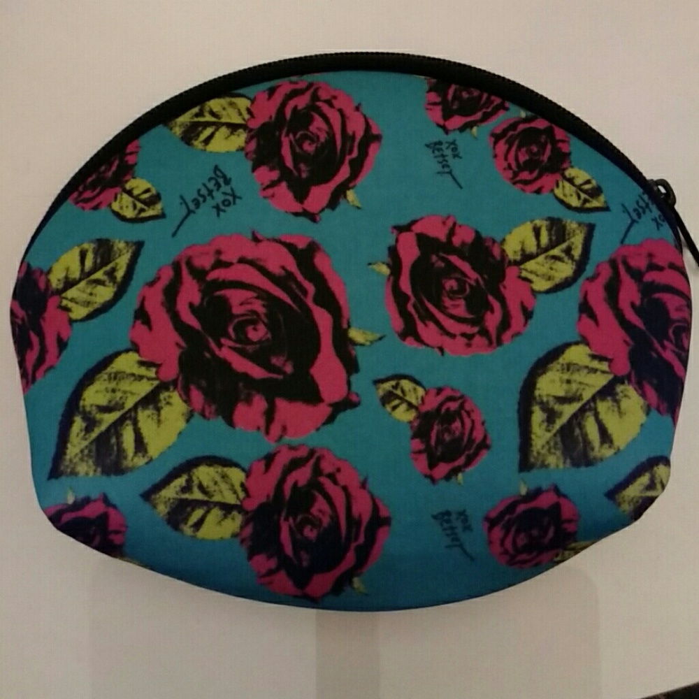 Betsey Johnson Makeup Bag (NEW)
