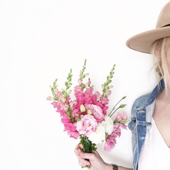 Meet your Posher, Jenna - Picture 2 of 8