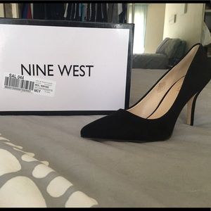 Nine West black suede pumps