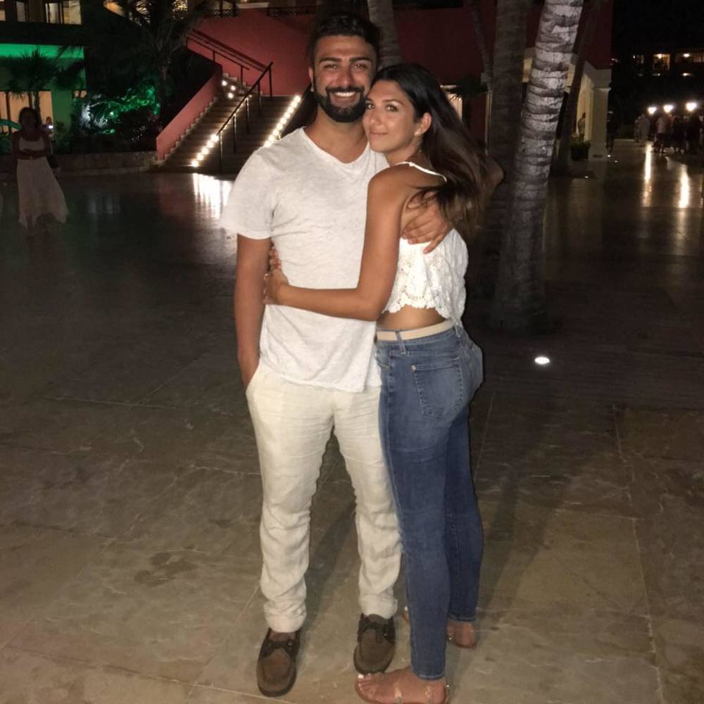 Meet your Posher, Delara