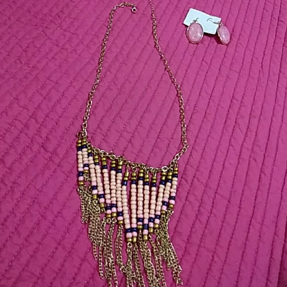 Pretty Pink and gold necklace and earring set!