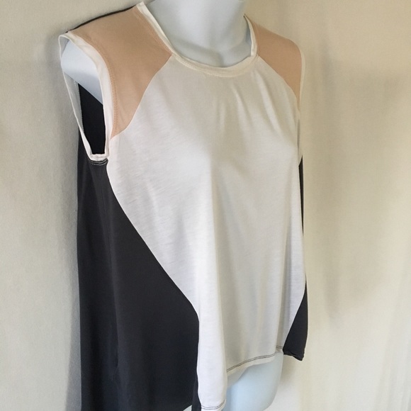 BcBg MaX AzRia HiGh L0w TeE - Picture 3 of 7