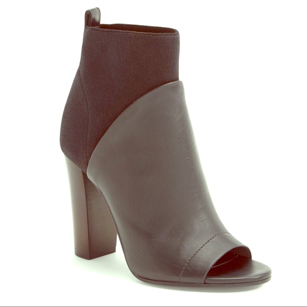 Brand New Leather VINCE $500 Booties