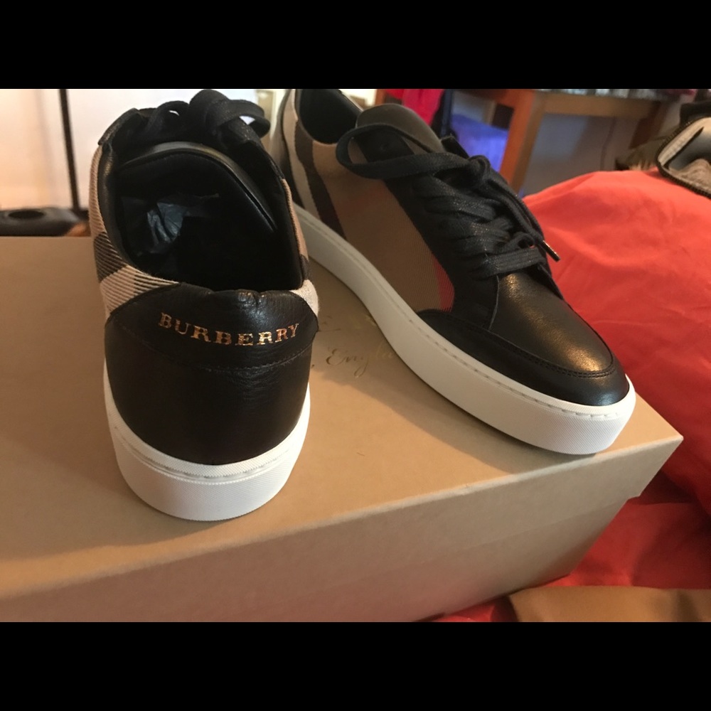 Authentic Burberry women sneakers sz Euro 39/Us 9