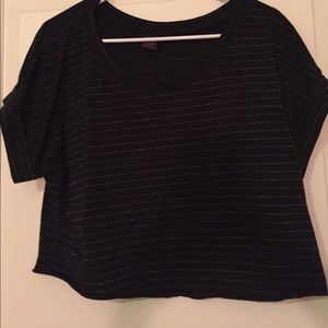 Black Crop top. Condition: good.