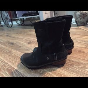 Sorel Slimshortie Black Boots