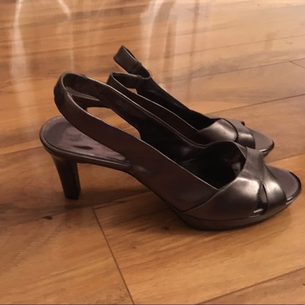 Metallic sling back heels