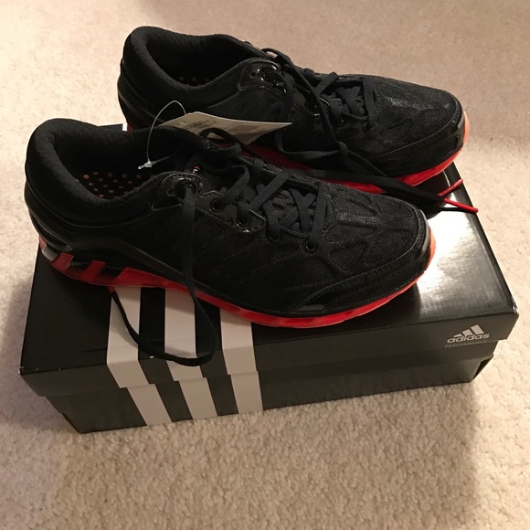 NIB Adidas running shoe blackred 6 12 NWT NIB Adidas running shoe blackred 6 12 NWT