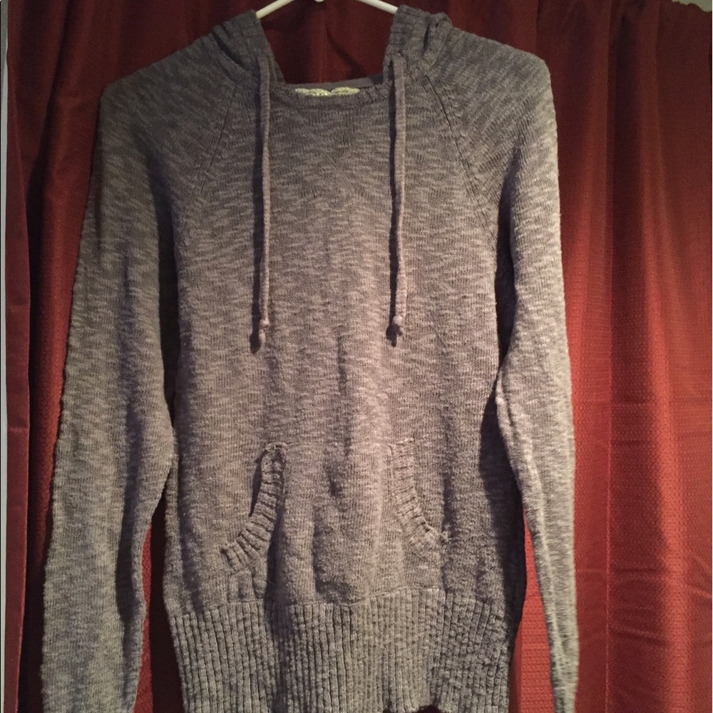 Derek Heart long sleeve sweater with hood