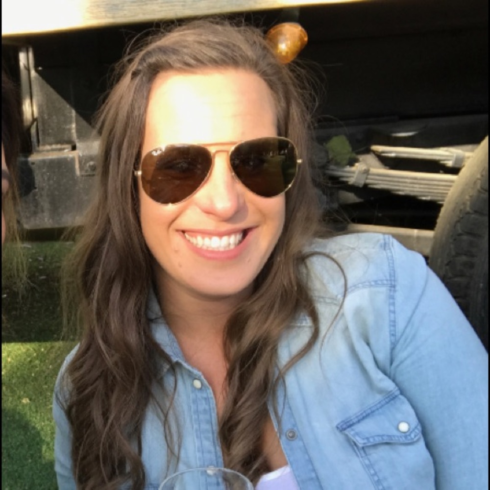 Meet your Posher, Laura