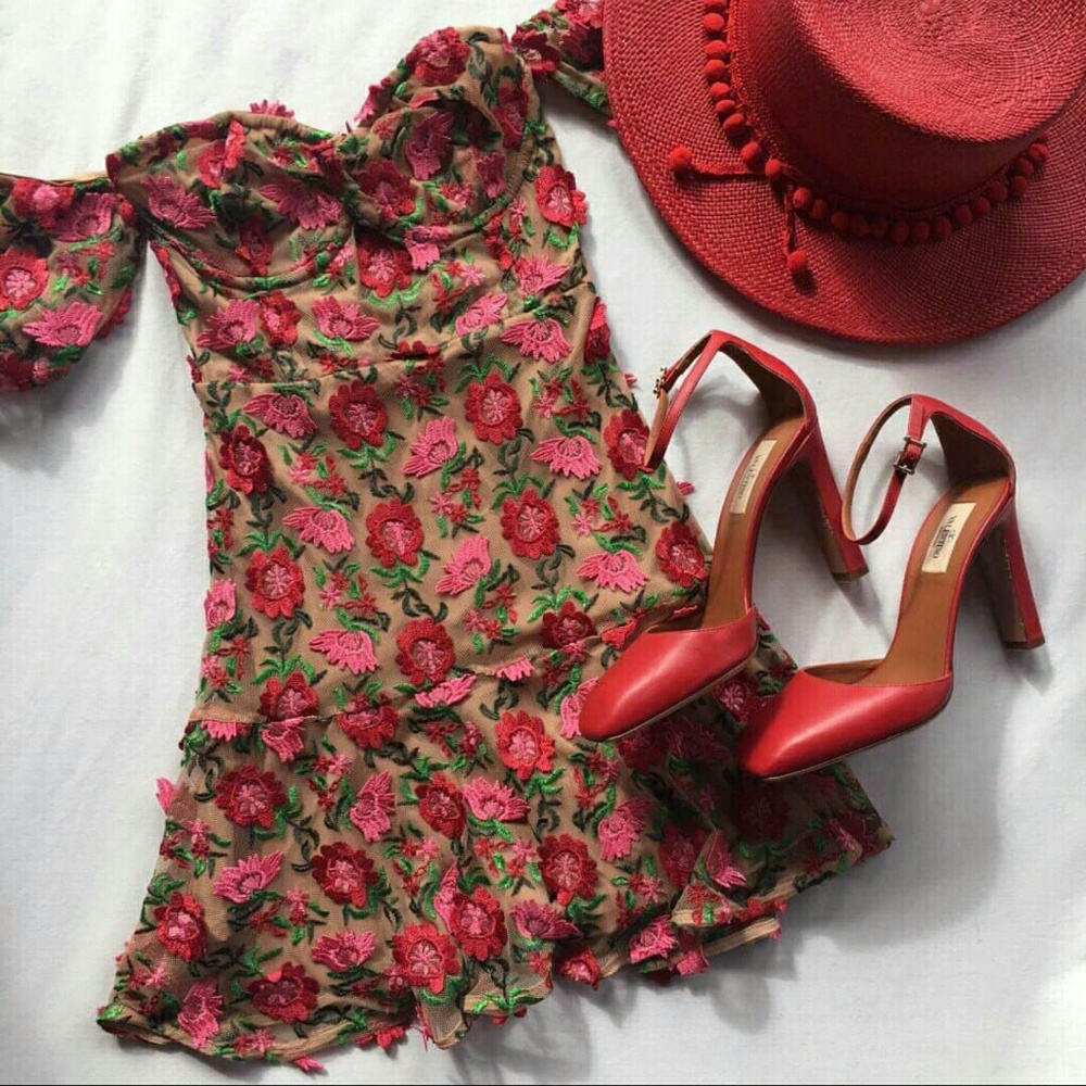 LAST ONE NWT FOR LOVE & LEMONS MINI DRESS. - Picture 2 of 8