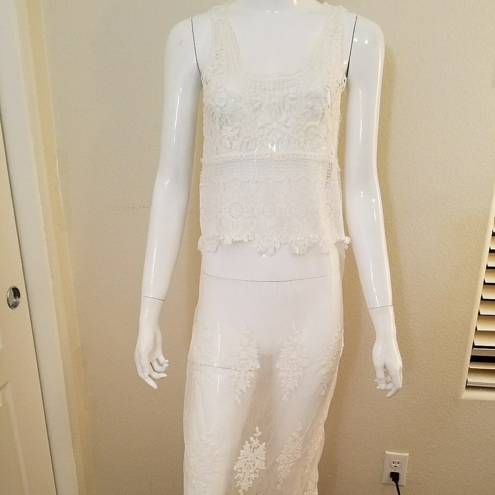 Lace Crochet coverup - Picture 3 of 5