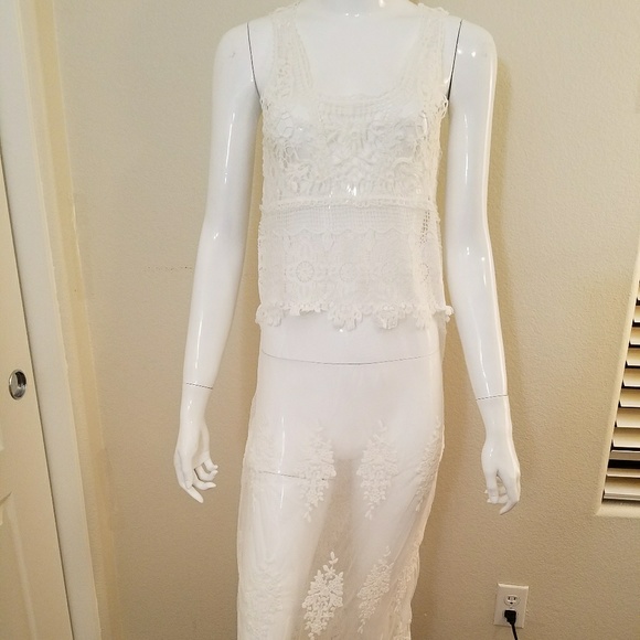 Lace Crochet coverup - Picture 3 of 5