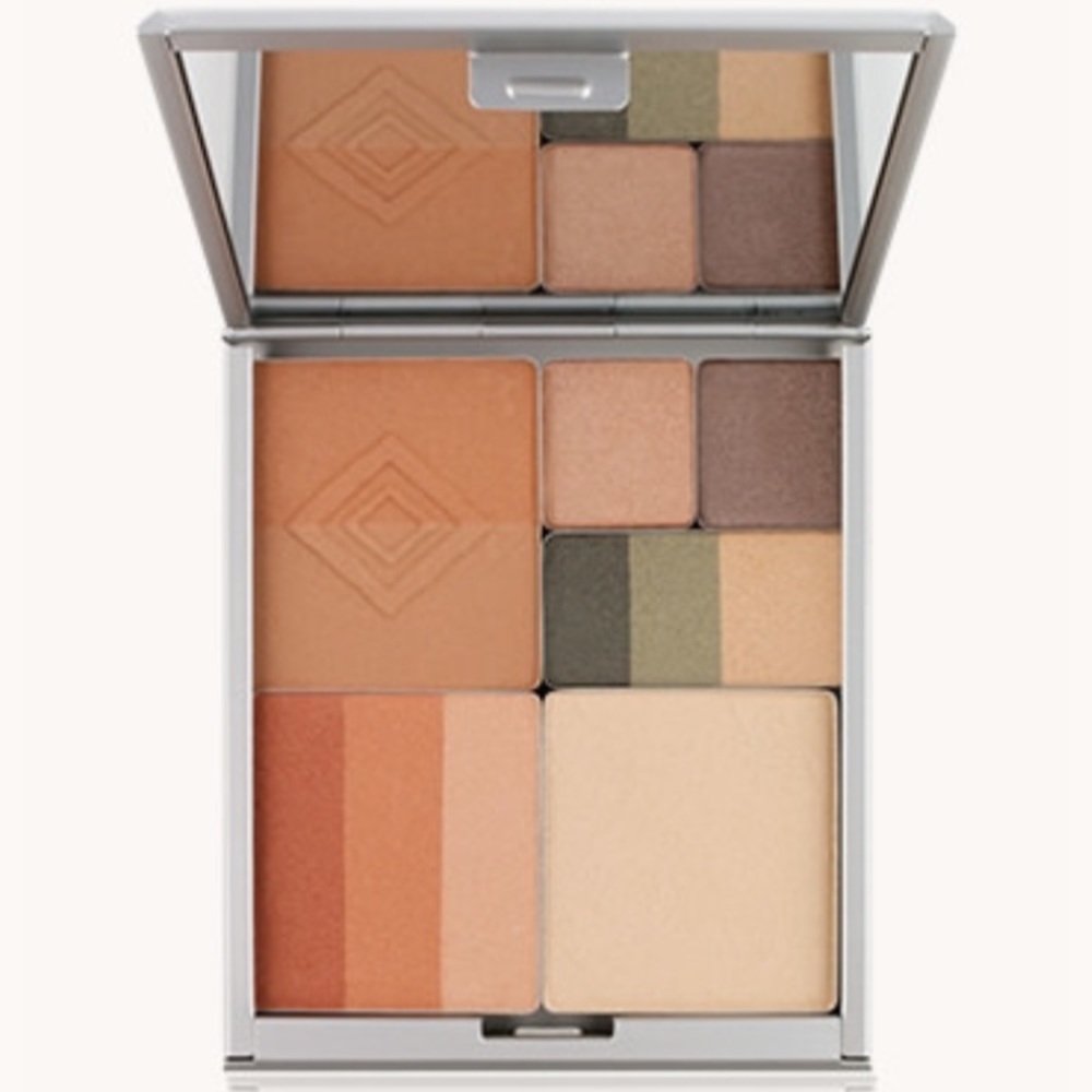 ISO: Aveda Compact ‼️‼️‼️‼️