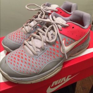 Nike air cage advantage