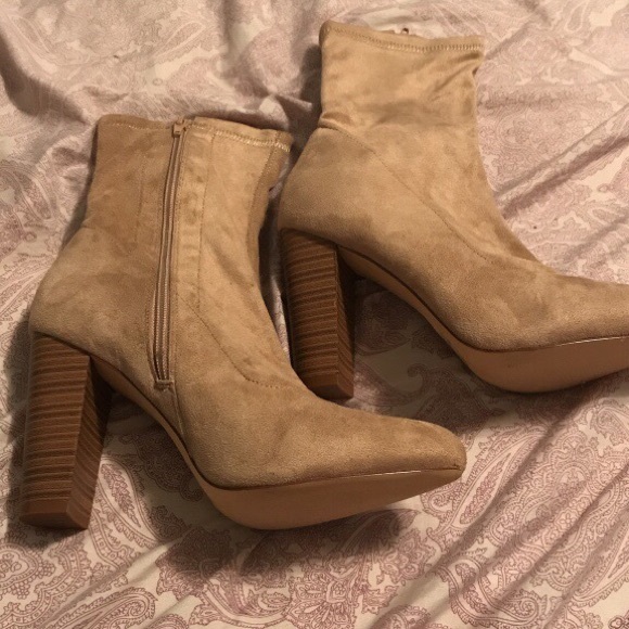 Suede Sz 9 Booties - Picture 1 of 1