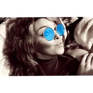 Meet your Posher, Tay