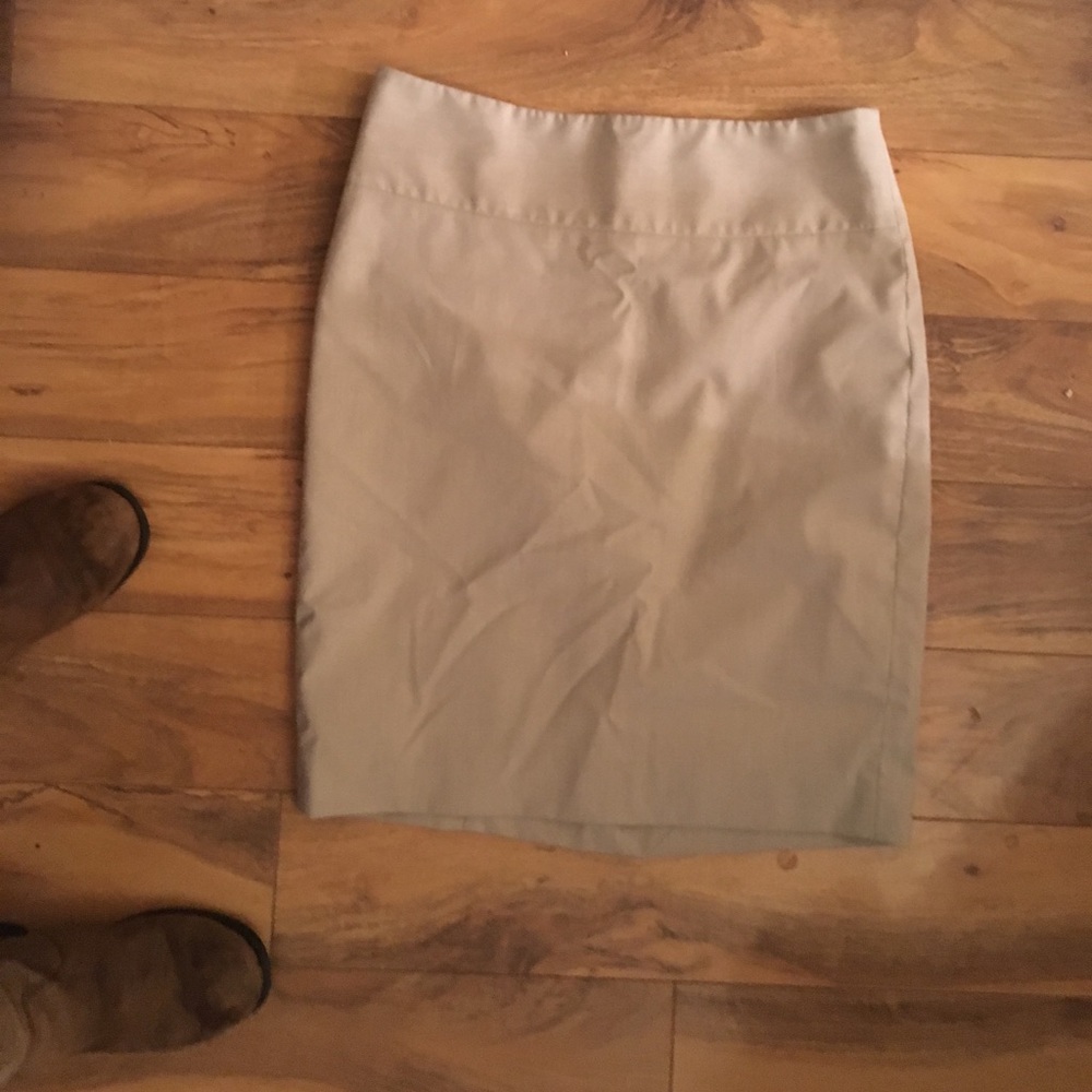 Beige pencil skirt