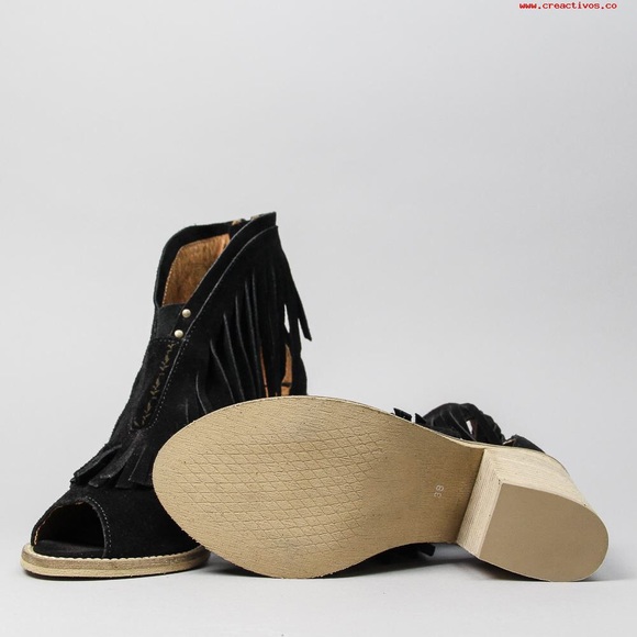 Black Distressed Fringe Boho Open Toe Booties - Picture 4 of 6