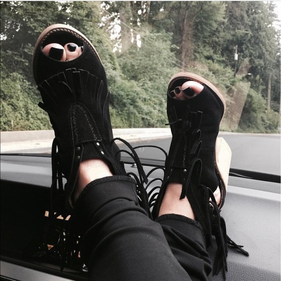 Black Distressed Fringe Boho Open Toe Booties - Picture 6 of 6