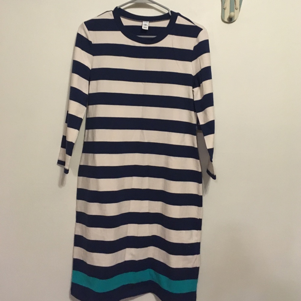 Dress with 3/4 length arms