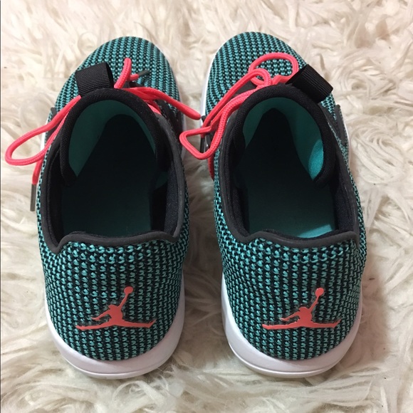 Jordan Eclipse - Picture 2 of 4