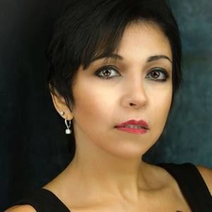 Meet your Posher, Dina