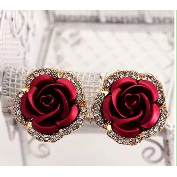 Red Rose Earring - Picture 1 of 1