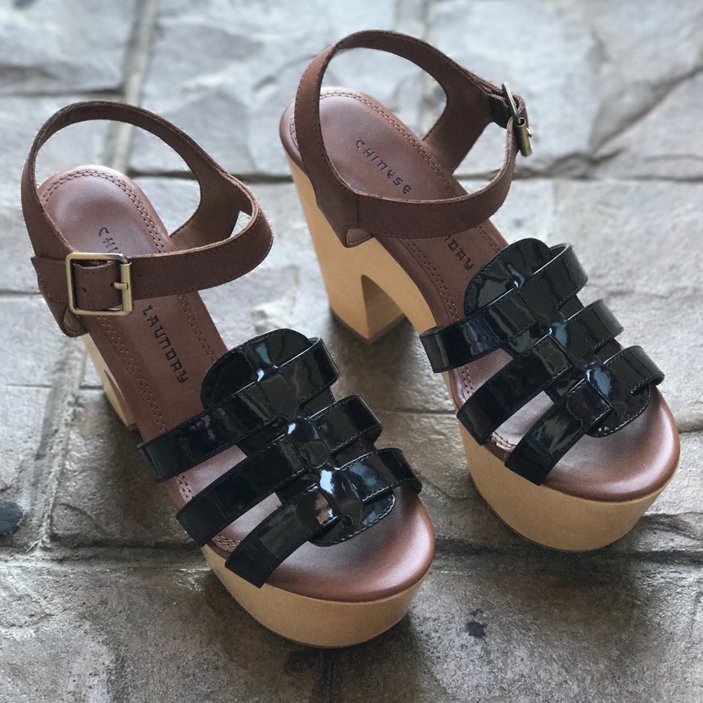 NIB Black Patent Strappy Wooden Platform Clog - Picture 4 of 4