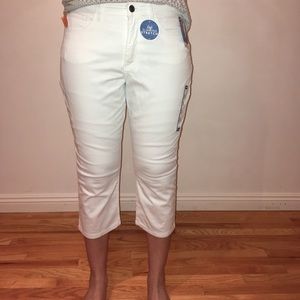 NWT Lee White Soft Slimming Stretch Capri Size 14