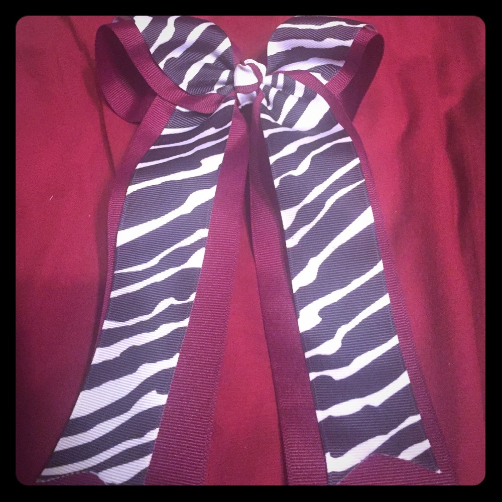 Cheer bow