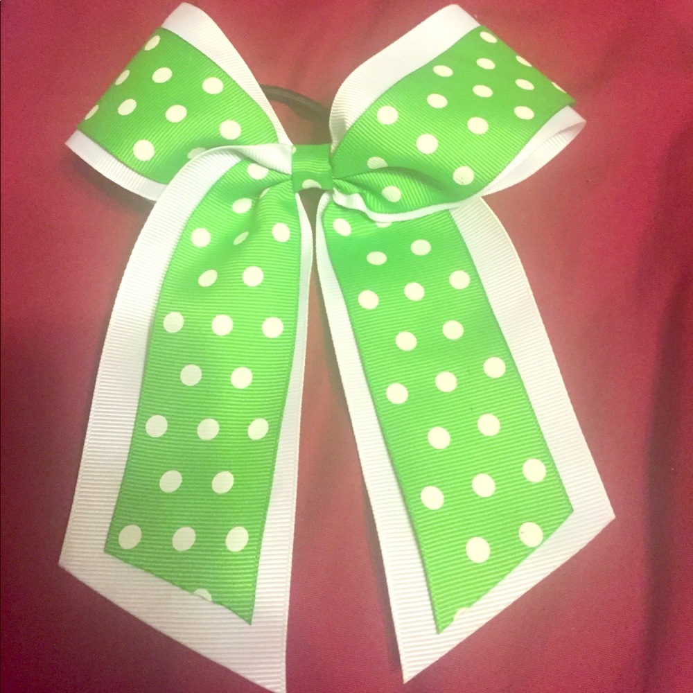 Cheer bow