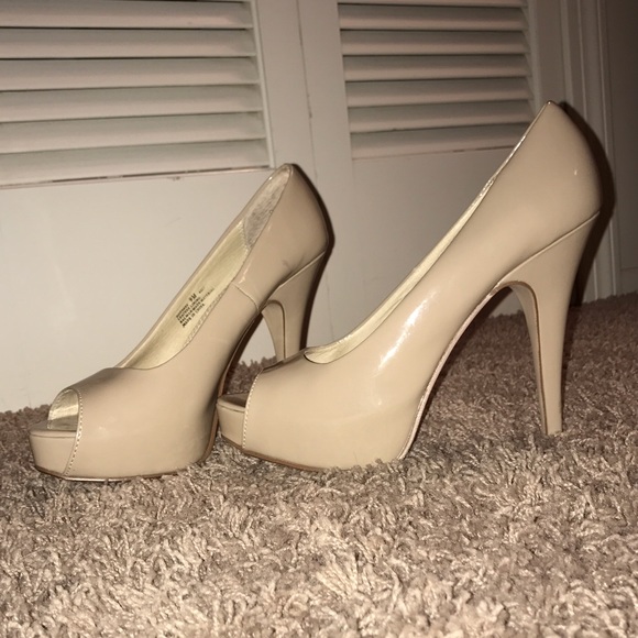 chinese laundry nude pumps