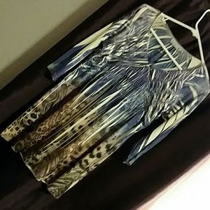 3/4 Length Sleeve V-neck Top Size Large