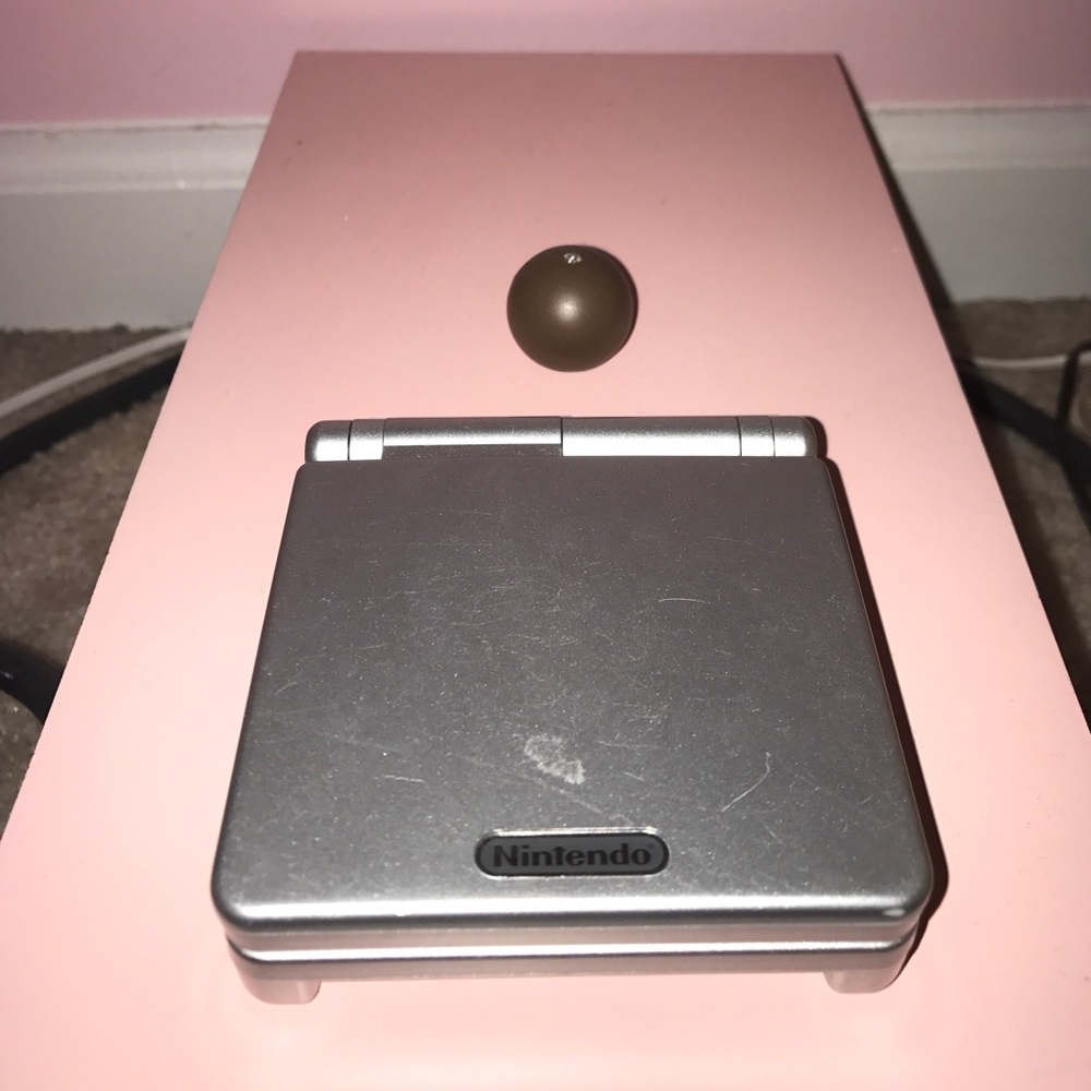 Nintendo Game Boy Advance SP