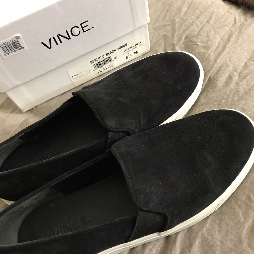 NIB VINCE Berlin Black Suede slip ons